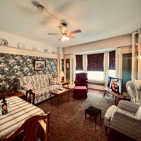 Arundel Mansions Hotel New Westminster Ngoại thất bức ảnh