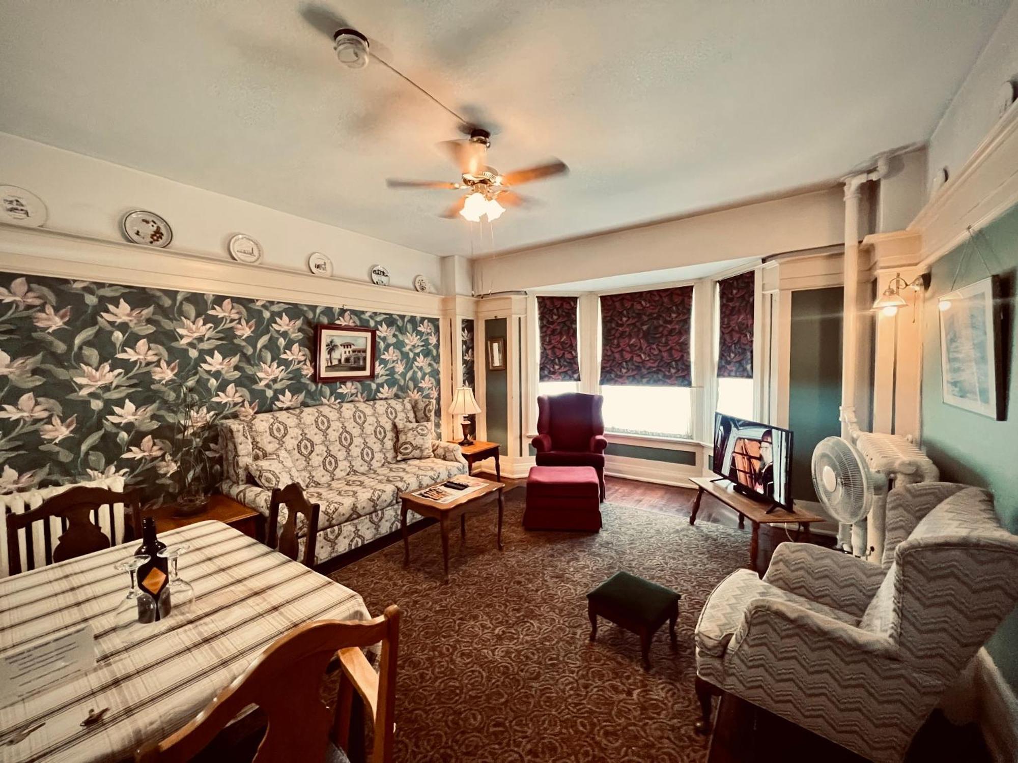 Arundel Mansions Hotel New Westminster Ngoại thất bức ảnh